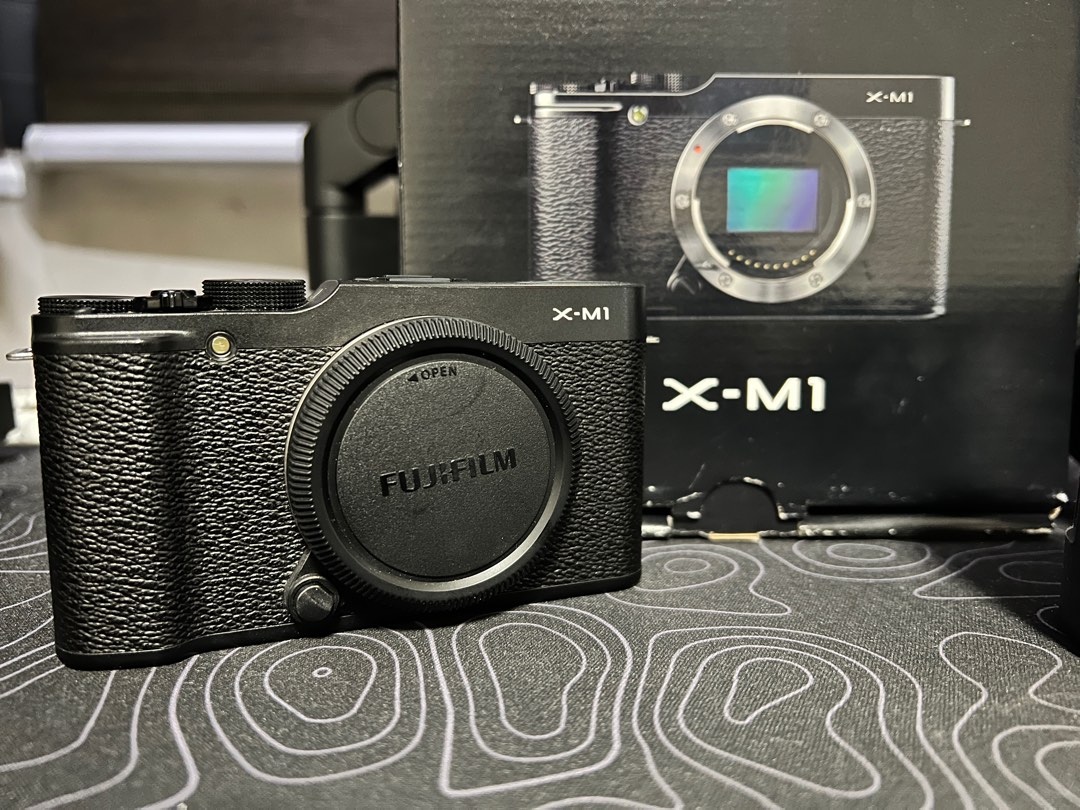 Fuji Fujifilm XM1 Mirrorless Camera on Carousell