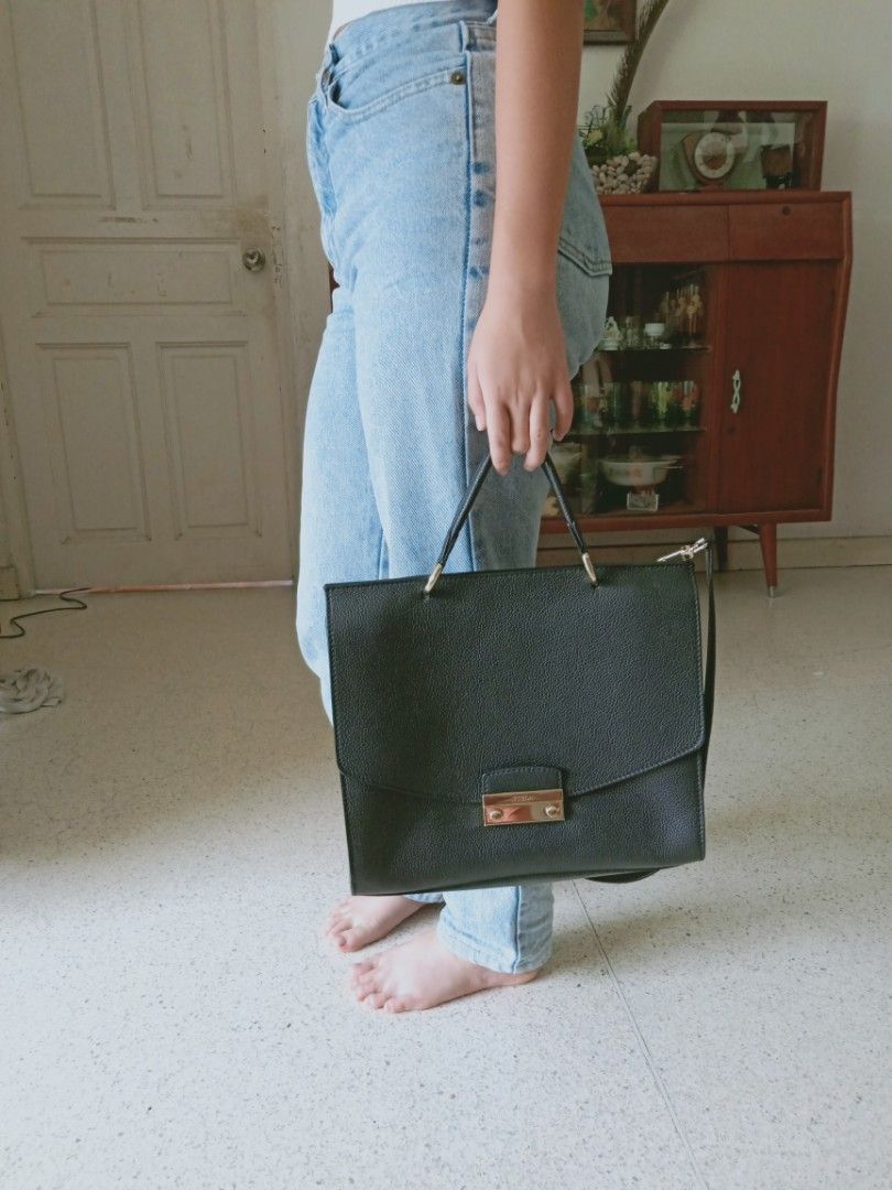Furla julia shoulder on sale bag