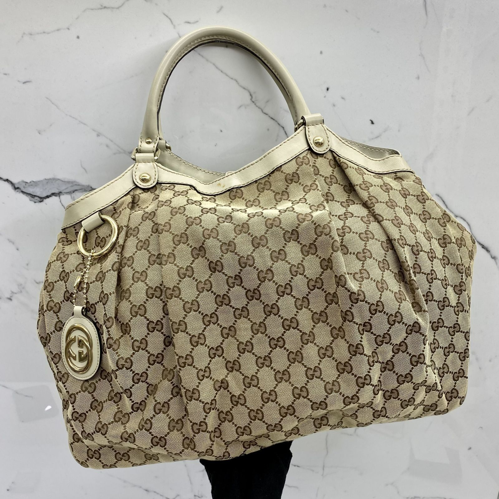 Gucci 211943 2025