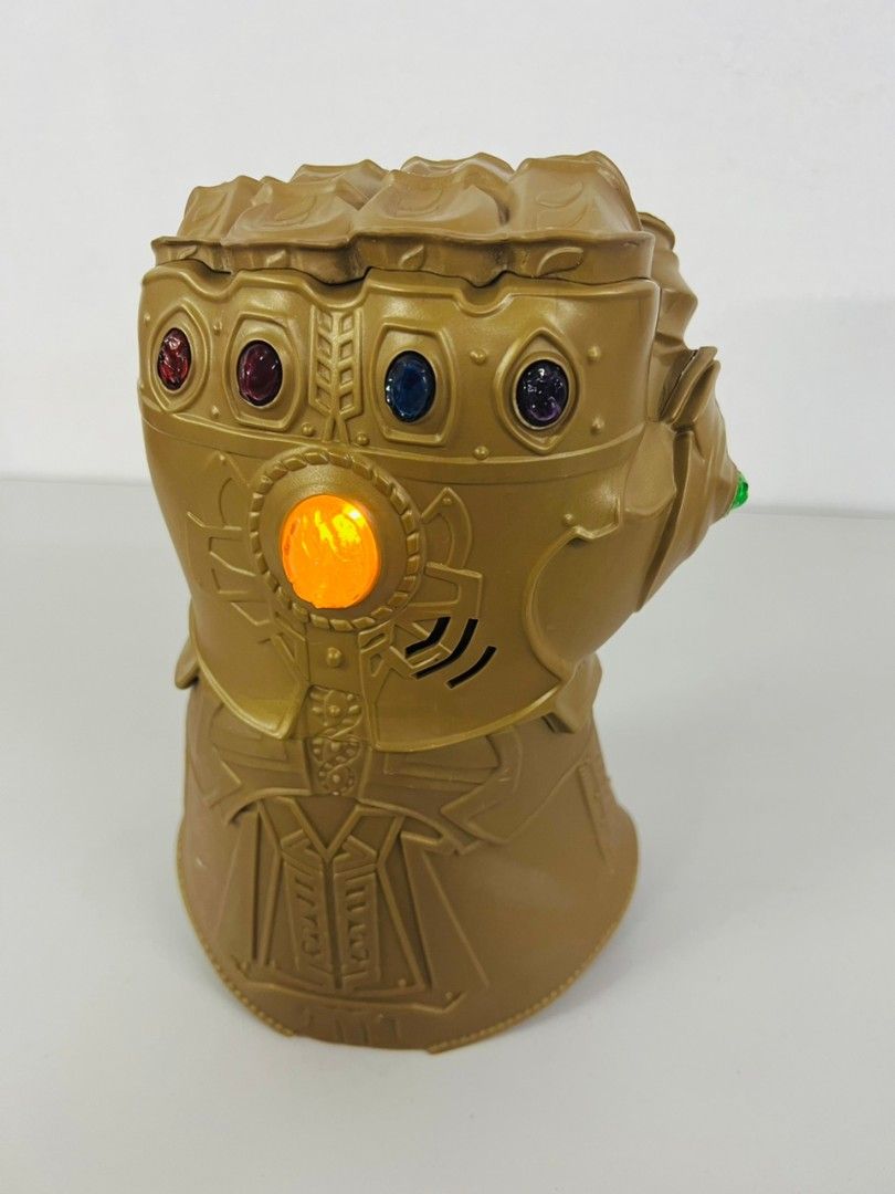 Hasbro marvel 2024 infinity gauntlet