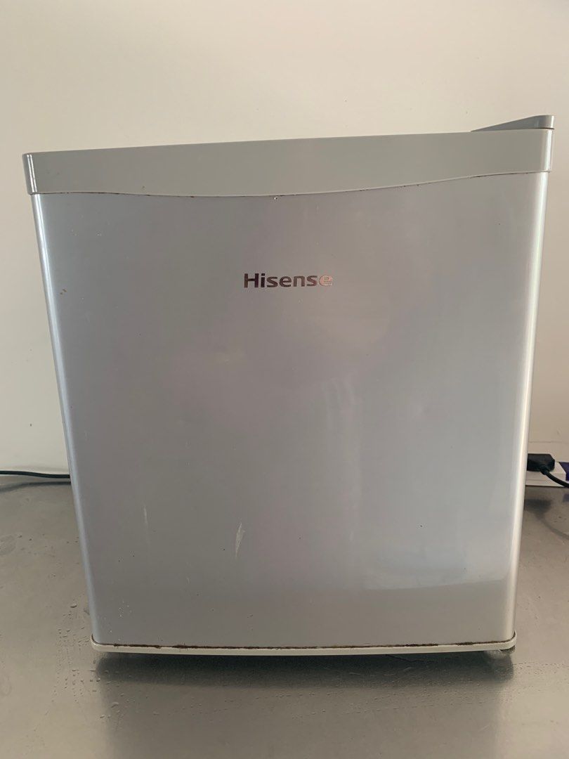 Hisense Mini Fridge to let go, TV & Home Appliances, Kitchen Appliances