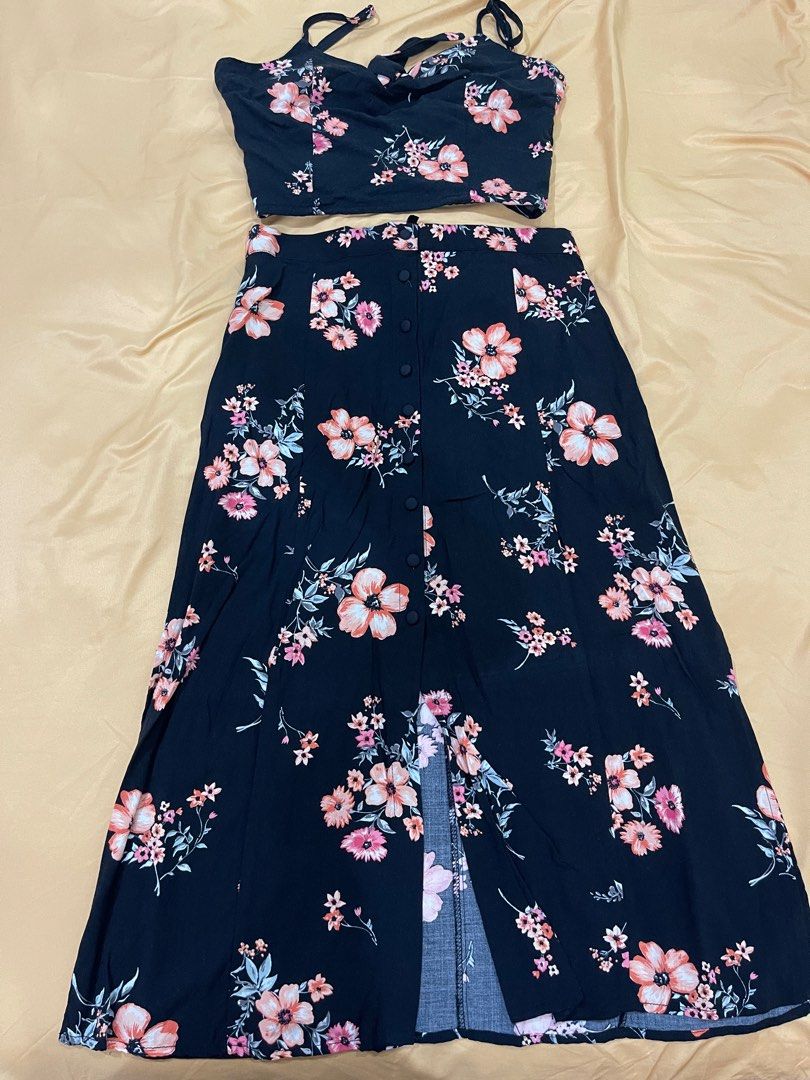 H M floral beach crop top skirt set