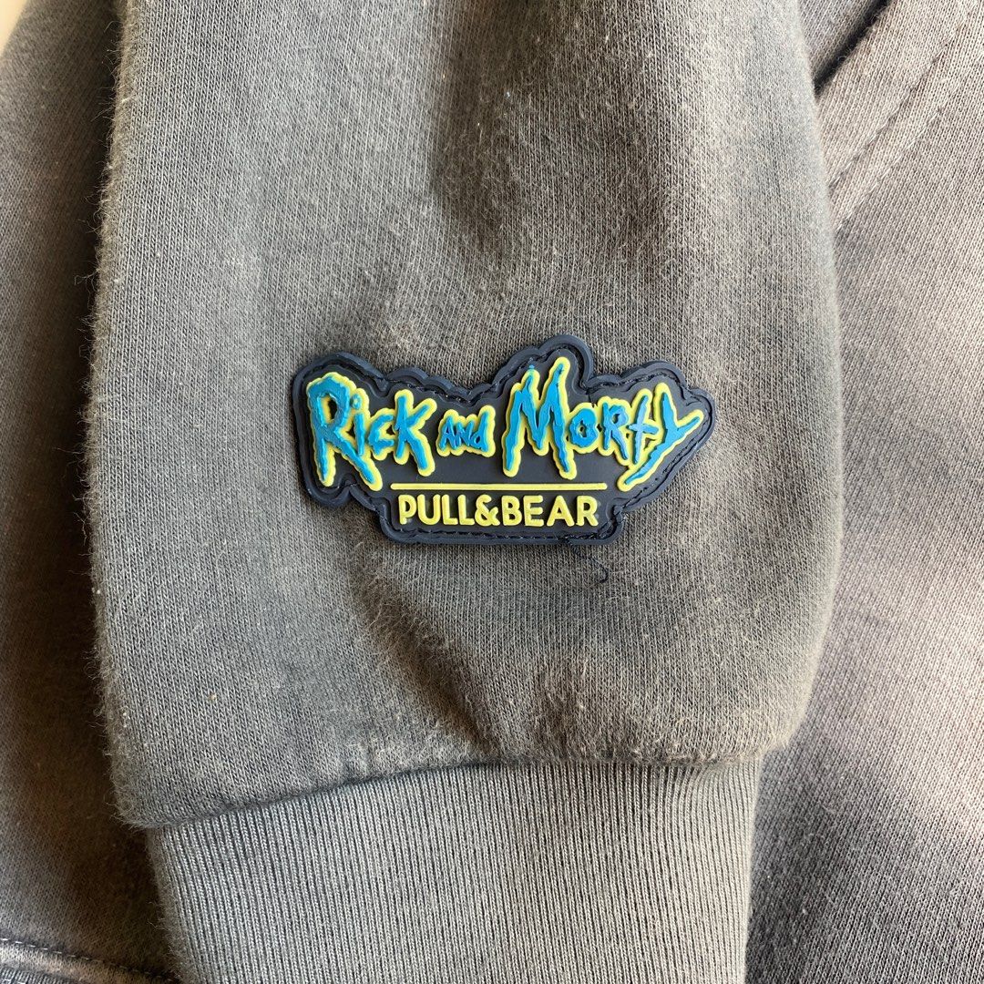 Hoodie Pull n Bear x Rick Morty Fesyen Pria Pakaian Baju