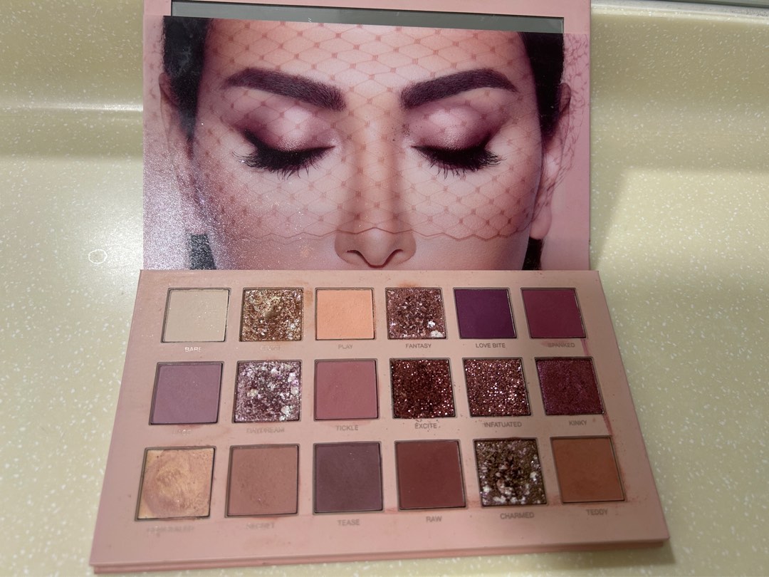 Huda beauty Eyeshadow Palette, Beauty & Personal Care, Face, Makeup on