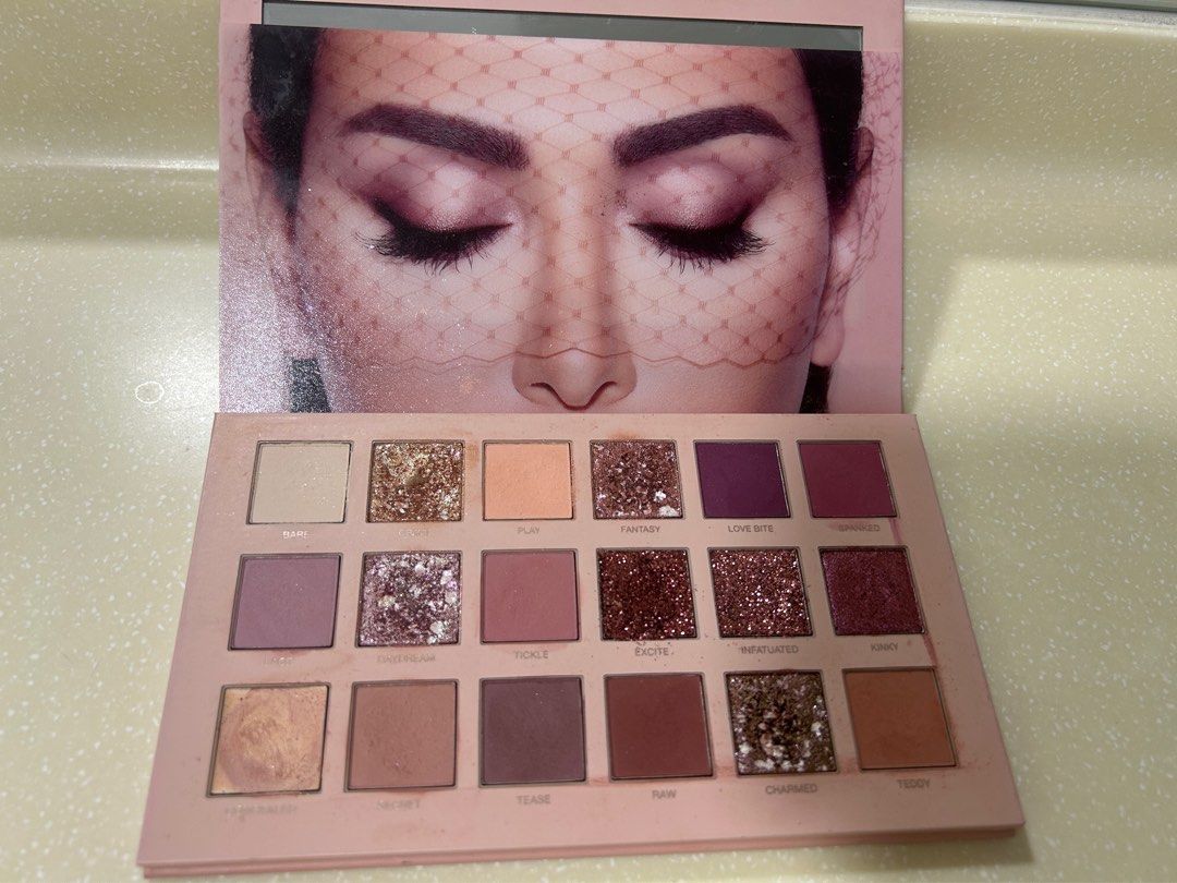 Huda beauty Eyeshadow Palette, Beauty & Personal Care, Face, Makeup on