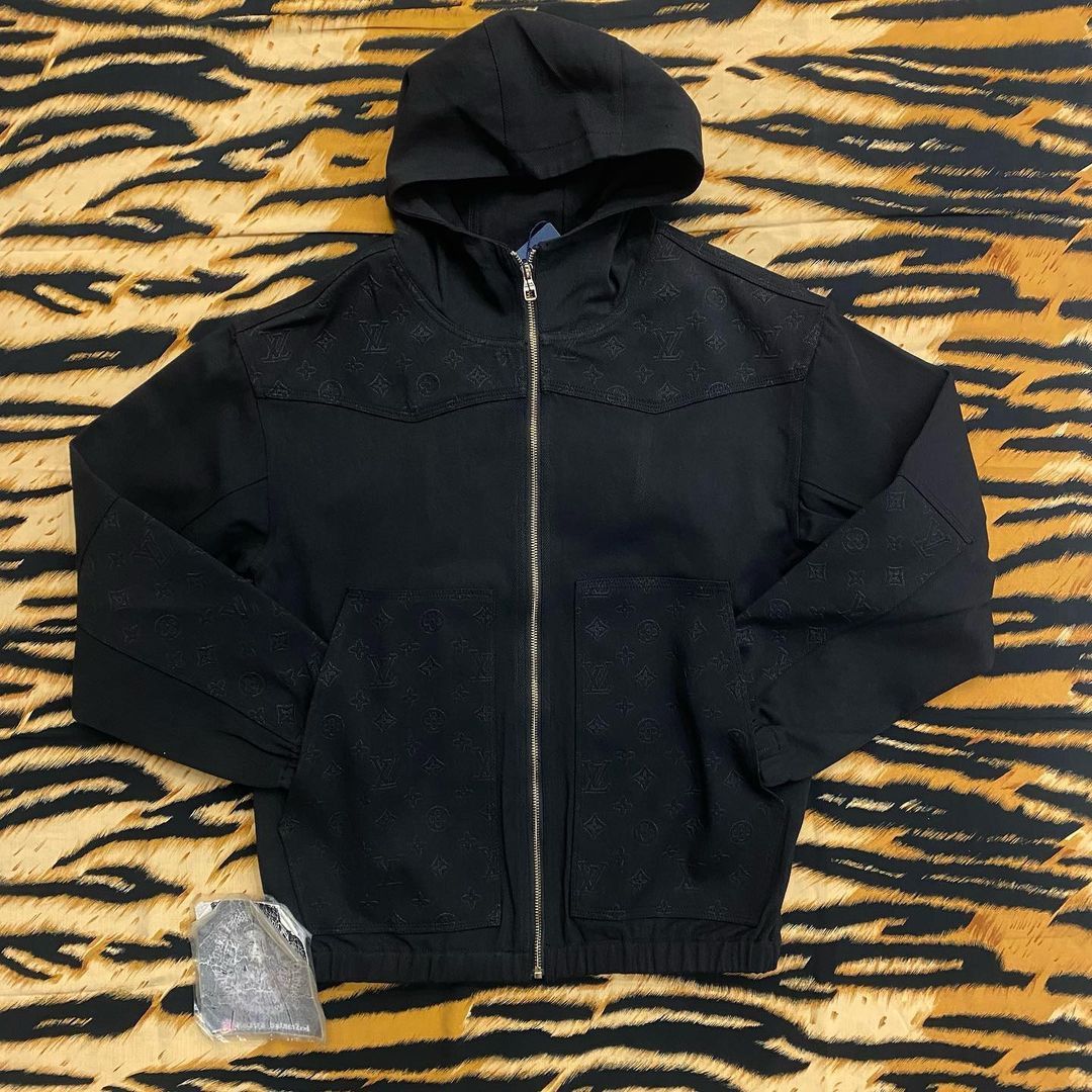 Jaket LV original, Fesyen Pria, Pakaian , Baju Luaran di Carousell