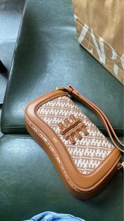 NETT] JW PEI Quinn Phone Bag, Fesyen Wanita, Tas & Dompet di Carousell