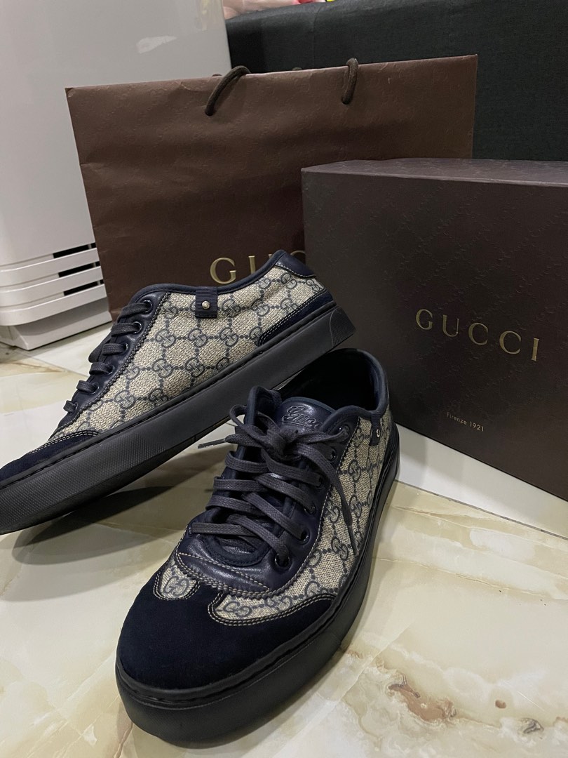 Rezuan Razwie: Kasut Lelaki Gucci + Versace