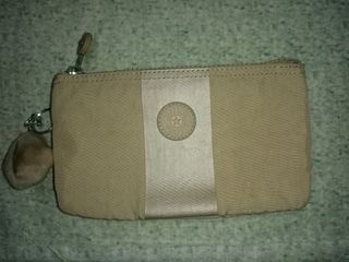 (Category: ) located in . Submitted by shopsell_930 (Listing ID 1227065179, Image 1). Description: .
