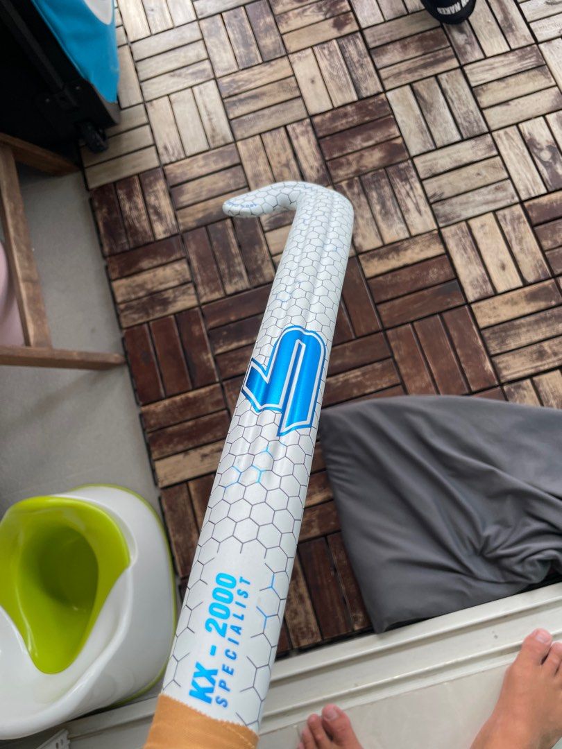 Kuns hockey stick, Sports Equipment, Sports & Games, Racket & Ball Sports on Carousell