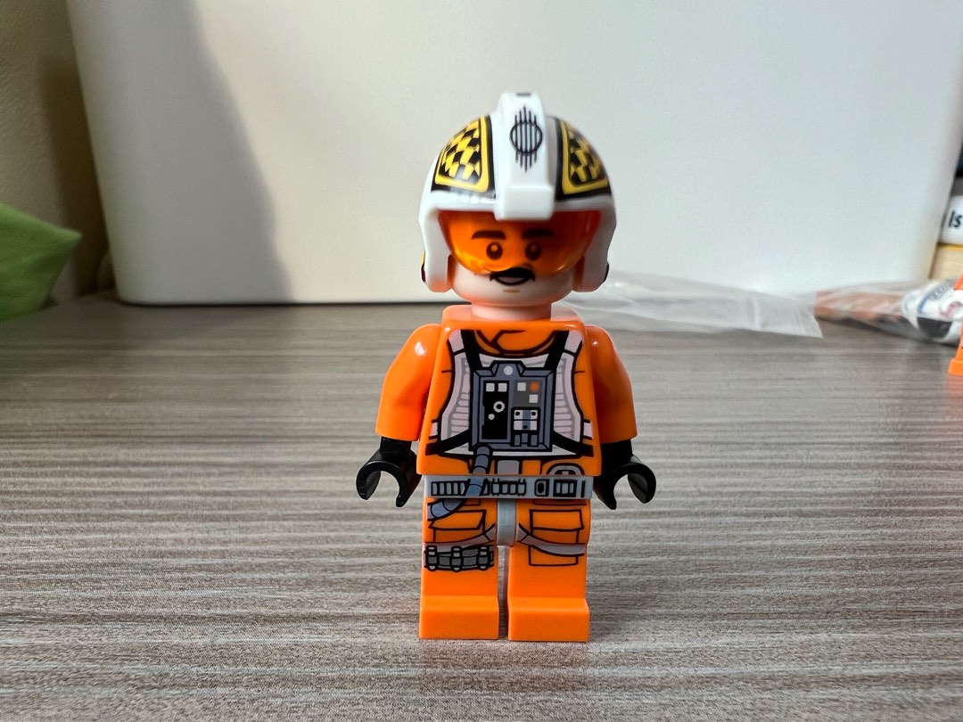 Lego star wars rebel pilot minifigure outlet