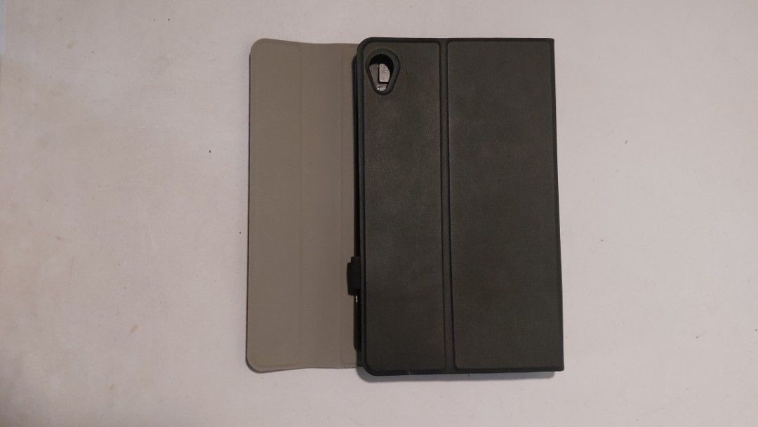 Lenovo M8 Tablet Leather Case with Wireless Keyboard (Category: Cases & Covers) located in Cavite. Submitted by _xine (Listing ID 1226933260, Image 2). Description: - Never used, bought a couple of weeks ago for 1k+ - With wireless keyboard - Price is slightly negotiable - Exclusively designed for Lenovo Tab M8 HD TB-8505F TB-8505X / Smart Tab M8 TB-8505FS/ Tab M8 FHD TB-8705F / Tab M8-HD (2nd Gen) 8" Message for more details! :>.