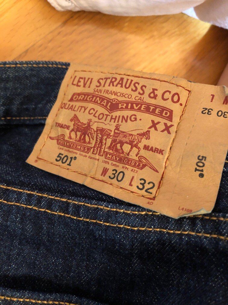 Levi's 牛仔褲501, 男裝, 褲＆半截裙, 牛仔褲- Carousell