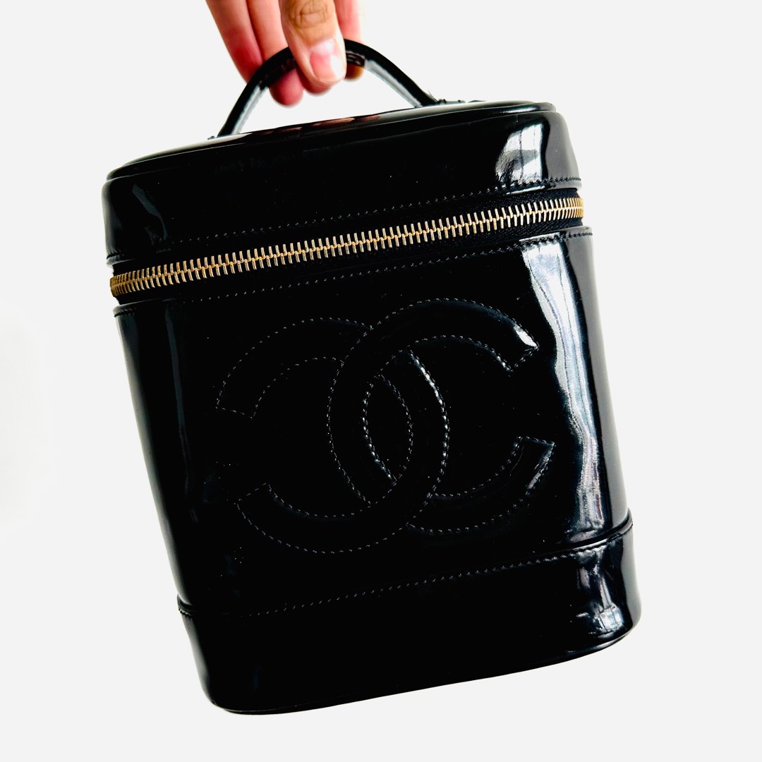 LIKE NEW Chanel Black GHW Patent Tall Vertical Vanity Case