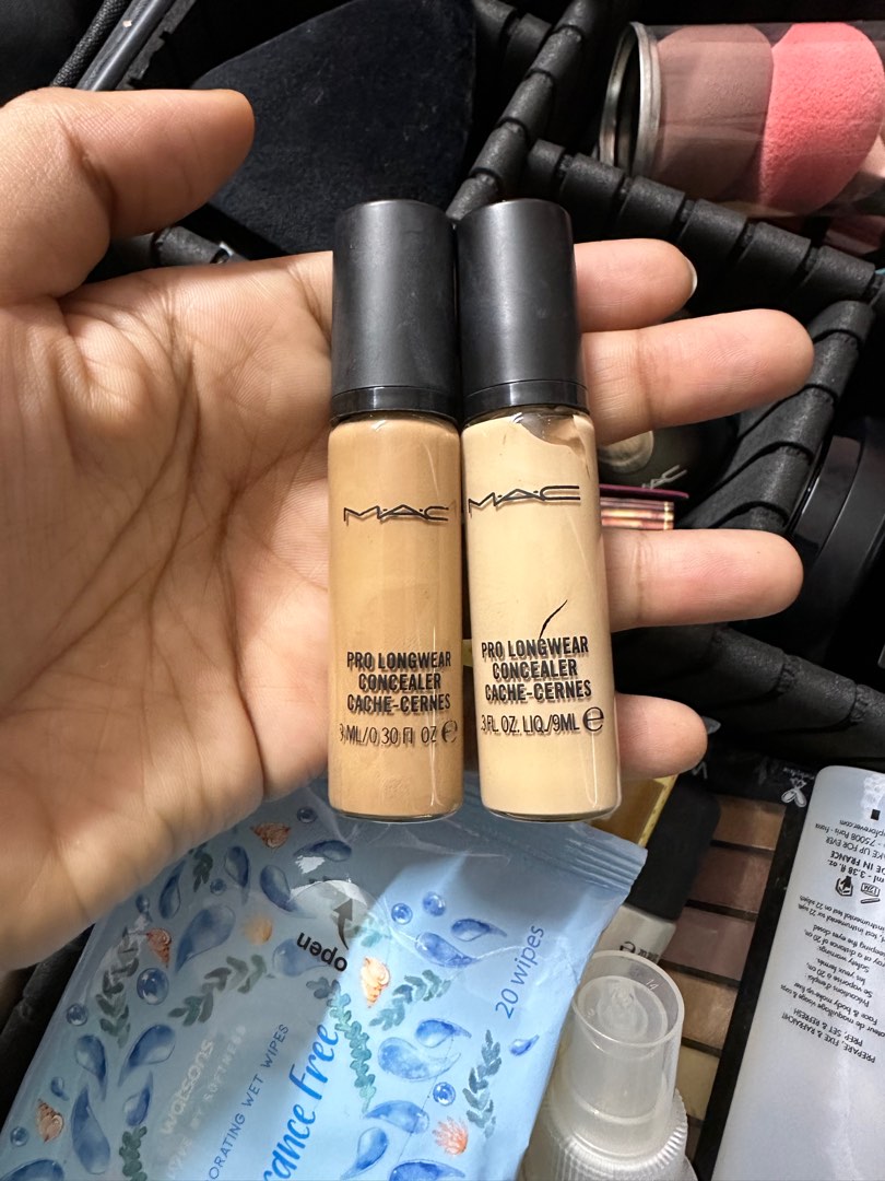 tempo fordel illoyalitet MAC pro longwear Concealer ( NC 35 & NC 20), Beauty & Personal Care, Face,  Makeup on Carousell
