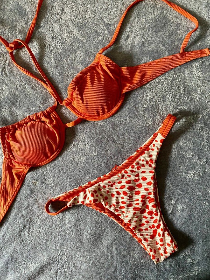 M Zaful swimsuit (Category: Bikinis & Swimsuits) located in Pasig City. Submitted by xtindera (Listing ID 1226902526, Image 1). Description: Reversible bikini.