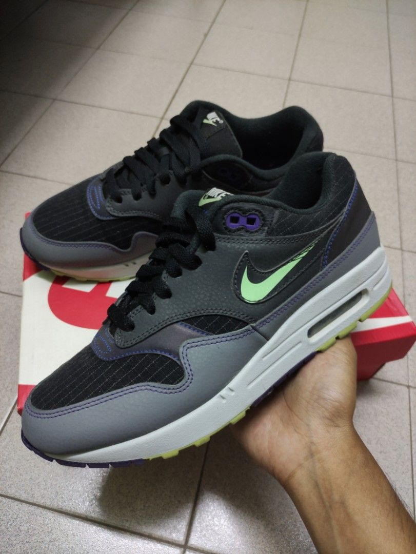 air max 1 future swoosh