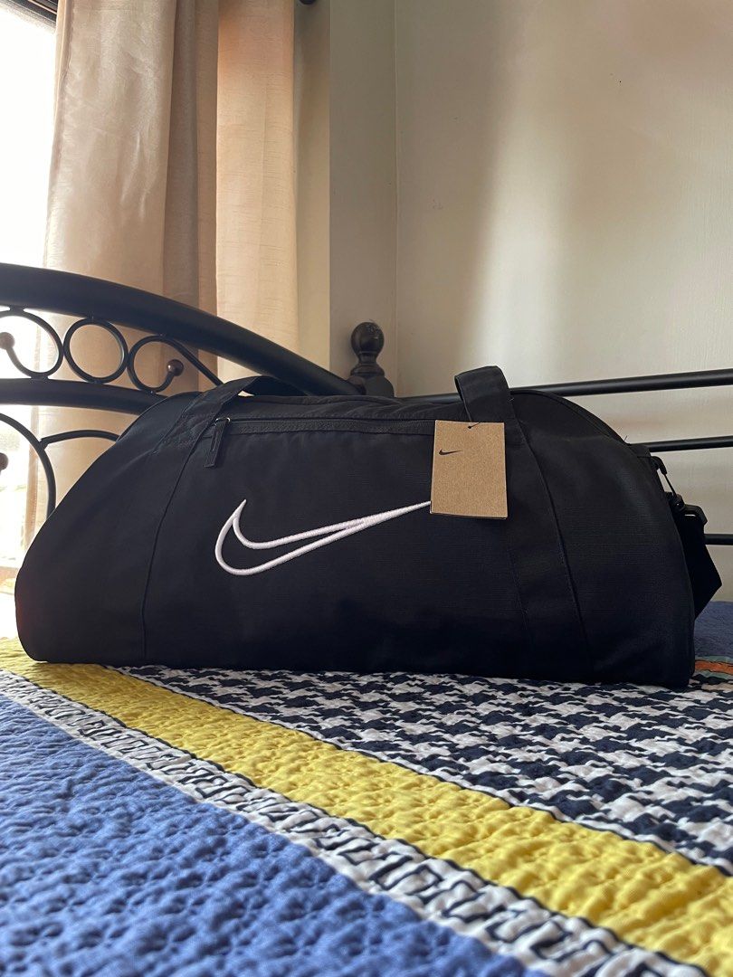 Nike Gym Club Duffel Bag (24L).