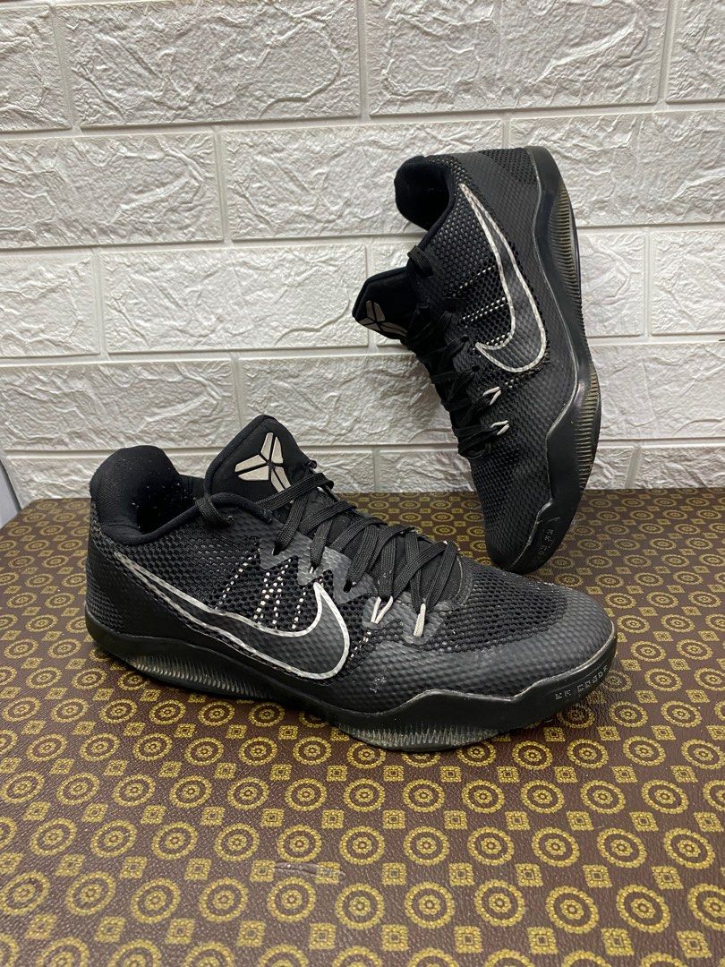 Kobe 11 em low black on sale cool grey