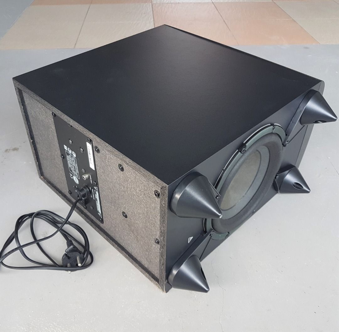 Onkyo Powered SubWoofer, Model SKW501E, 150 watts, Active Subwoofer