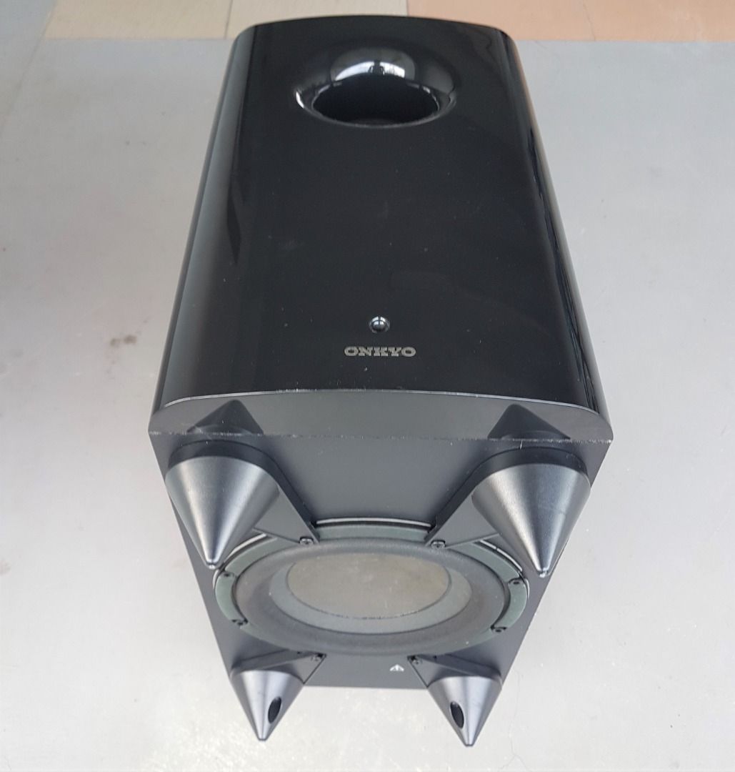 Onkyo Powered SubWoofer, Model SKW501E, 150 watts, Active Subwoofer