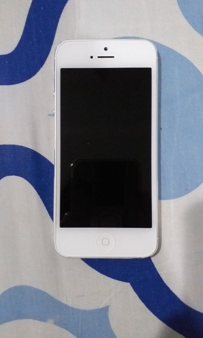超歓迎 iPhone 5 5 White 32 Softbankバッテリー80% GB 携帯電話 