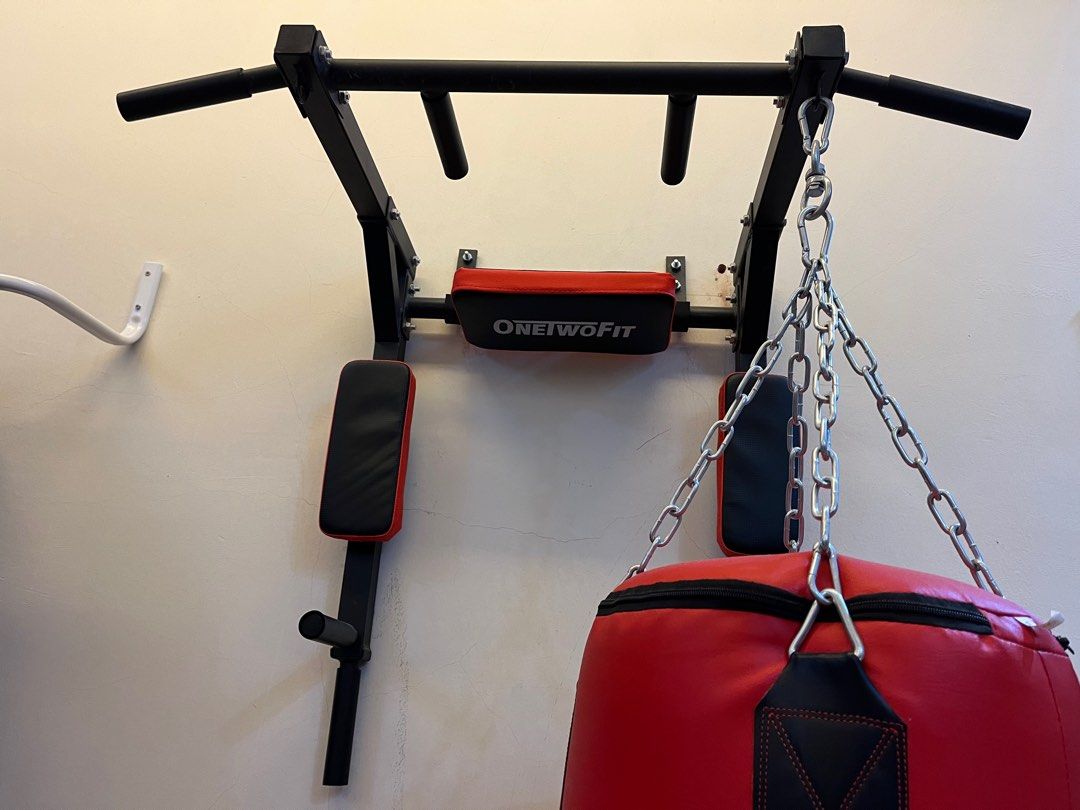 Punching Bag & Pull Up Bar Multifunctional, Sports Equipment, Exercise