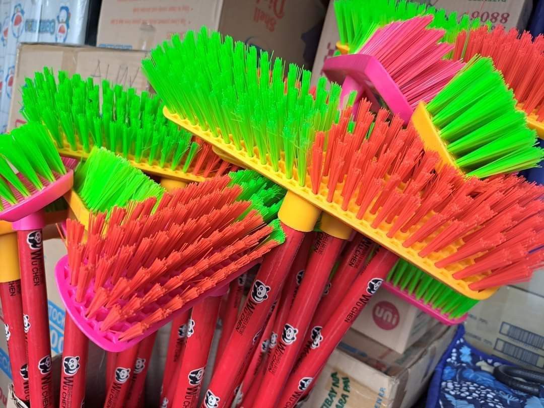 PUSH BRUSH 💥 (Category: Cleaning Tools & Supplies) located in Quezon City. Submitted by kutiekath (Listing ID 1227036104, Image 3). Description: .