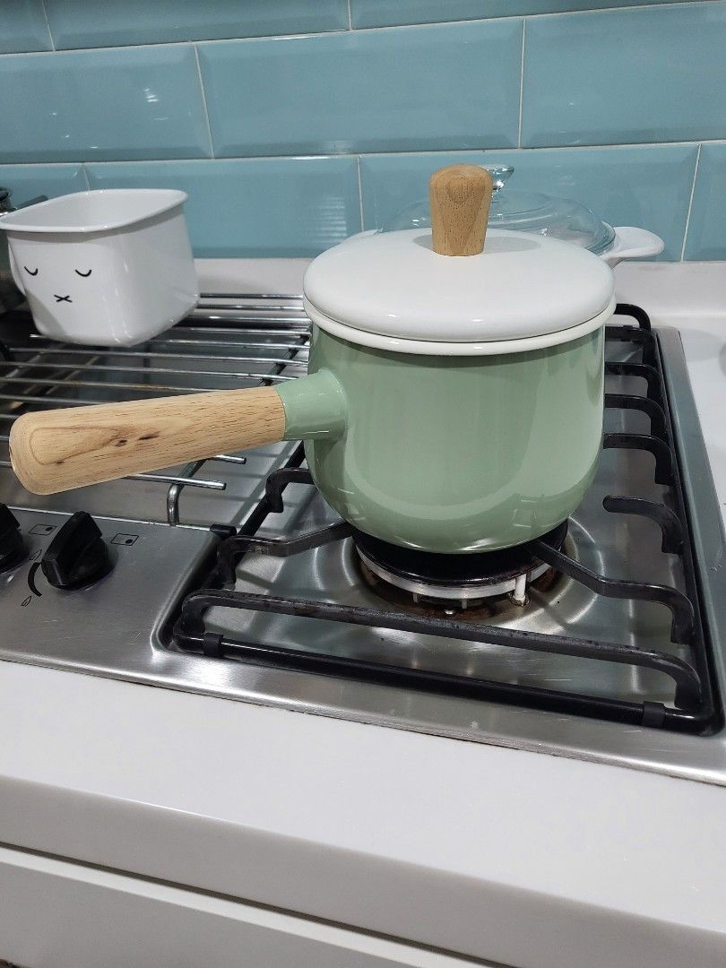 Pyrex and Ikea cookware, Furniture & Home Living, Kitchenware