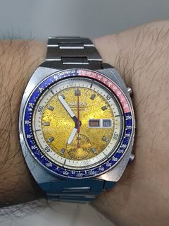 (Category: ) located in . Submitted by worldofwatches21 (Listing ID 1226994561, Image 1). Description: .