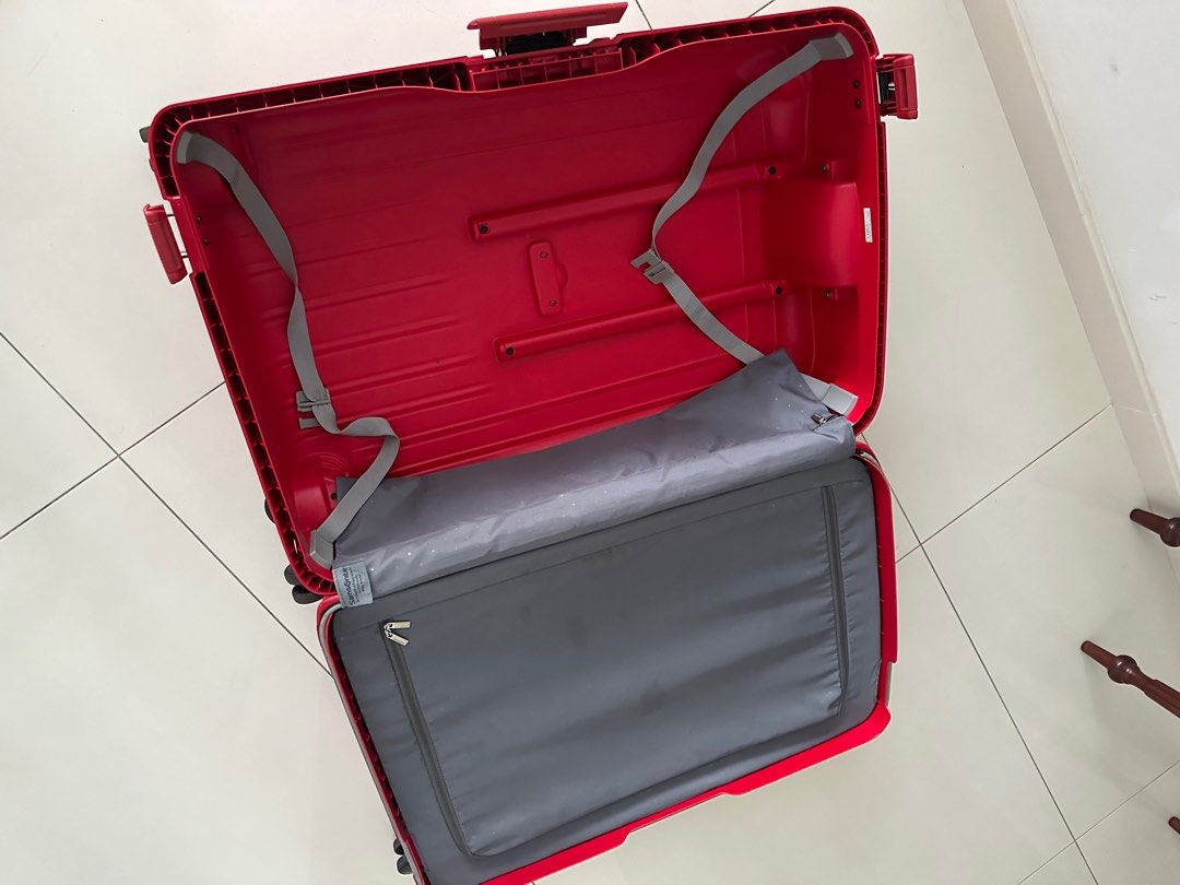 Samsonite hard luggage 4 wheels 2829 inch, Hobbies & Toys, Travel