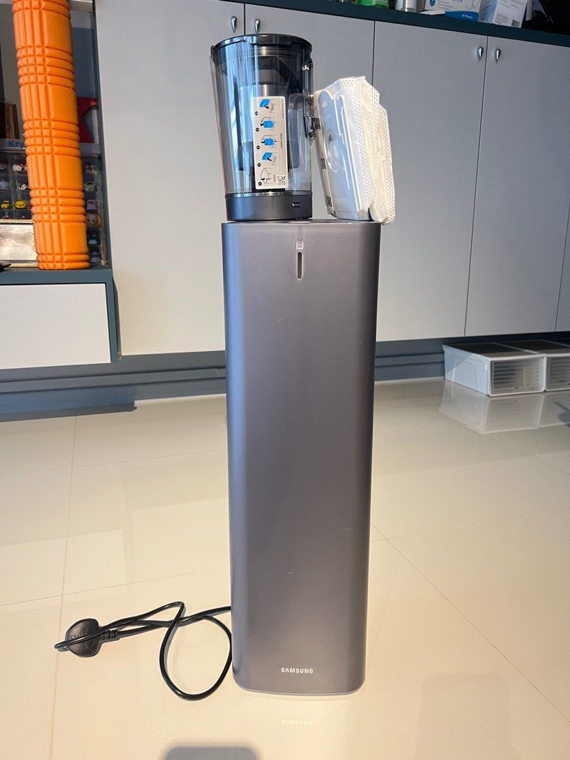 Samsung Clean Station (Stand alone) with 2 dust bags, TV & Home Appliances, Vacuum Cleaner