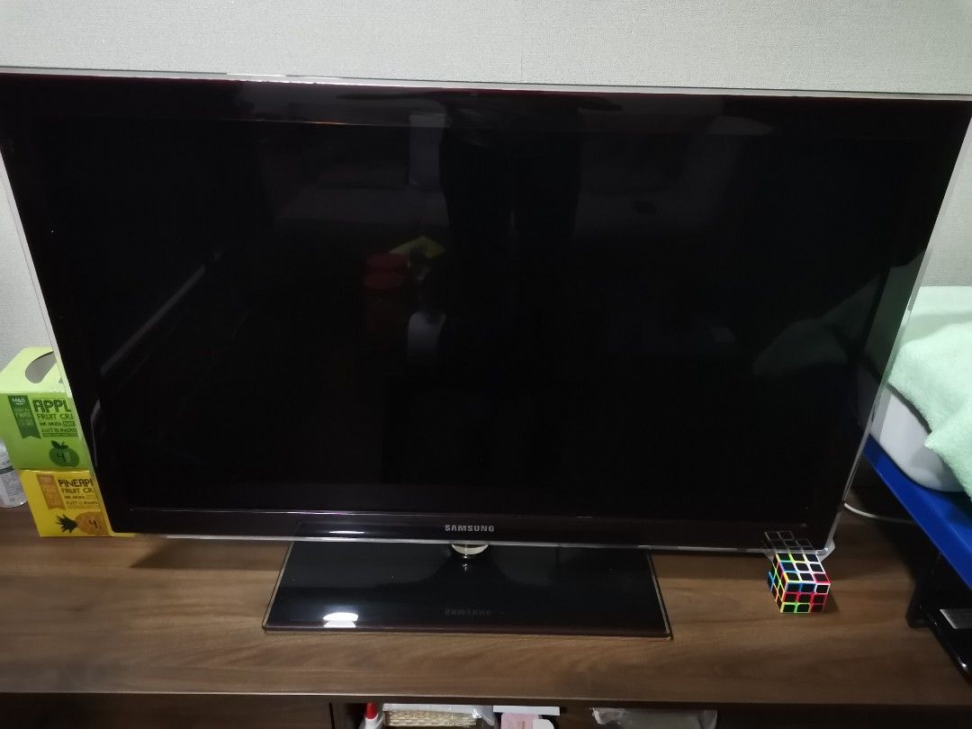 Samsung LED TV 40 Inch (Rosak), TV & Home Appliances, TV