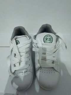 Sepatu globe 2025 sabre