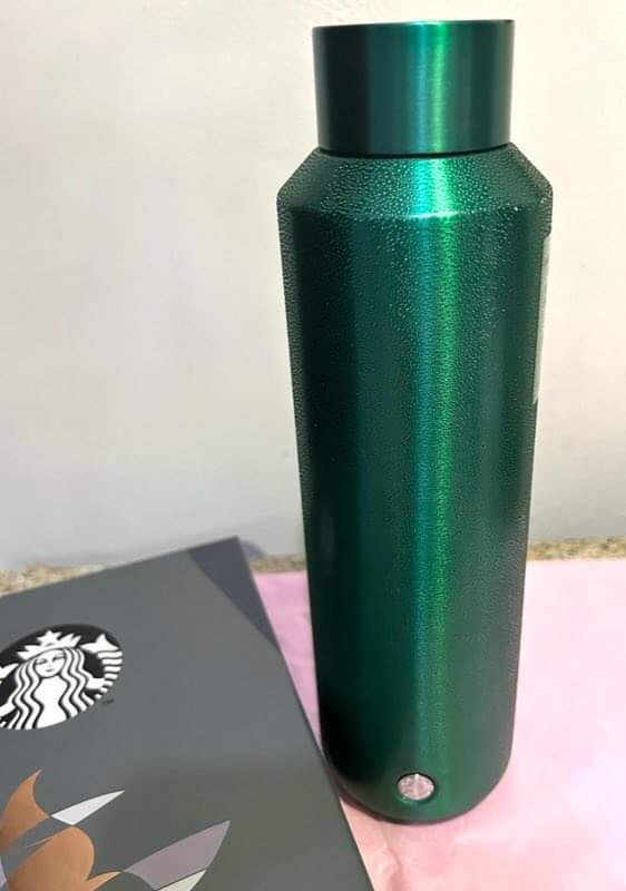 Starbucks vacuum insulated water bottle, Food & Drinks, Beverages on