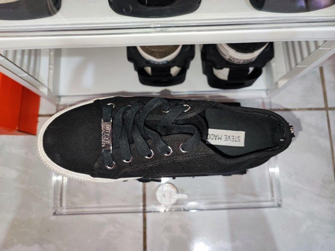 Steve Madden Shoes (Category: Sneakers) located in Rizal. Submitted by maxxthecat (Listing ID 1226938877, Image 2). Description: Rarely use This is a platform shoes Size is US 6.5 RFS: Have a similar one and too many shoes.