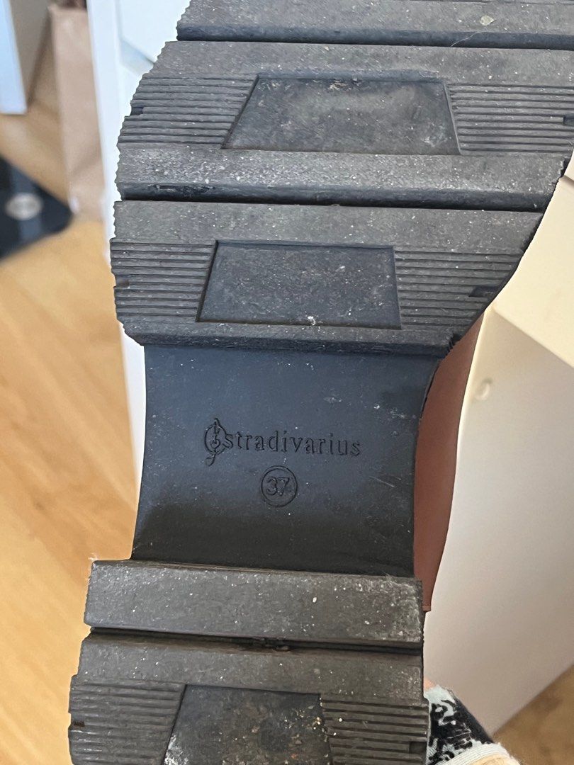 stradivarius chelsea boots