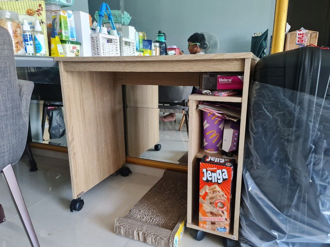 Study table (Category: Tables & Sets) located in Singapore. Submitted by Escrimador (Listing ID 1226904712, Image 3). Description: study table like new for quick sale dimensions: 80*50*75 cm.