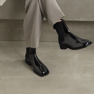 Tabi toe split toe black chealsea ankle boots (alternative to MM6 maison margiela)