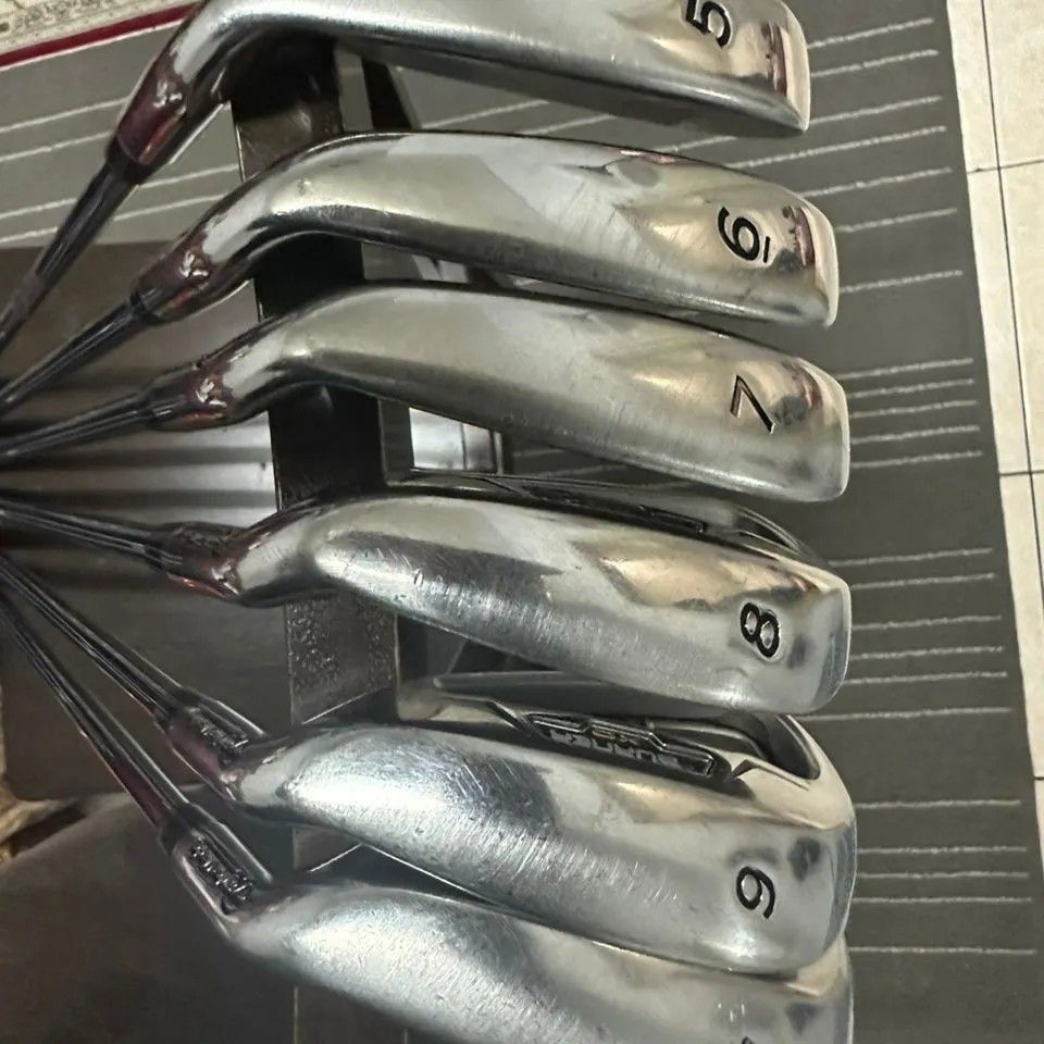 Taylormade Burner XD TI Golf Iron set 5Pw, Sports Equipment, Sports
