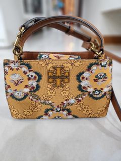 (Category: ) located in . Submitted by handbagger (Listing ID 1226940600, Image 1). Description: .