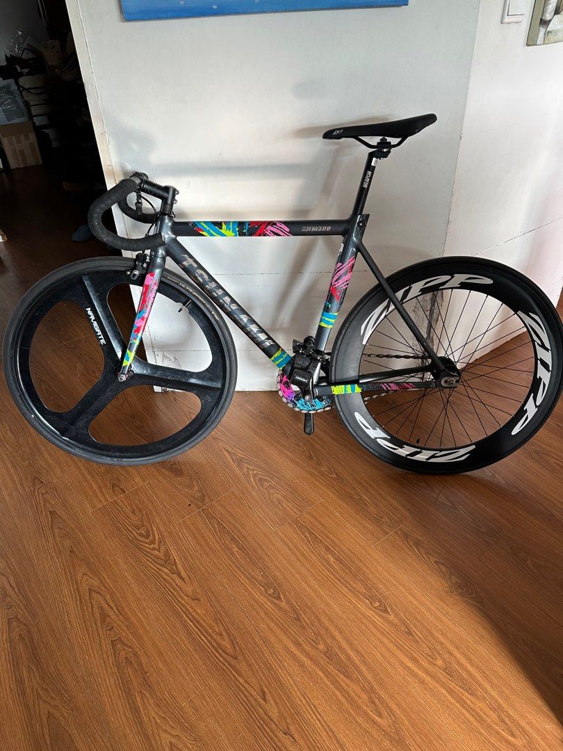 Vélo Fixie Tsunami SNM300 – Monovitesse – Roues 700C – Cadre Alu 54cm (neuf)