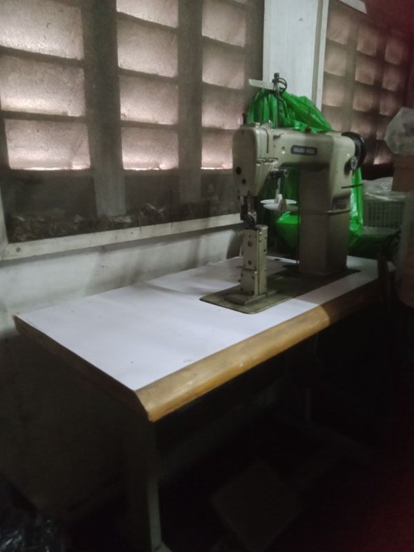 USED INDUSTRIAL SEWING MACHINE, Commercial & Industrial, Industrial