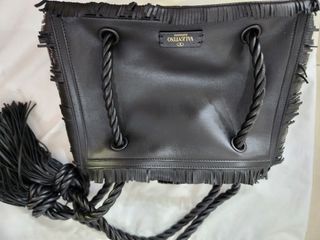 (Category: ) located in . Submitted by handbagger (Listing ID 1226925600, Image 1). Description: .
