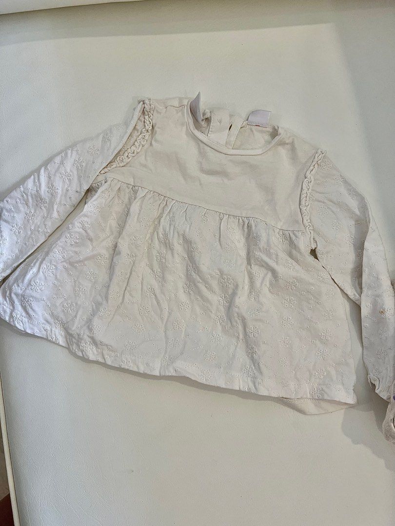 Zara kids eyelet long sleeves (Category: Babies & Kids Fashion) located in Las Pinas. Submitted by krissystuff (Listing ID 1226879254, Image 1). Description: 12-18mos.