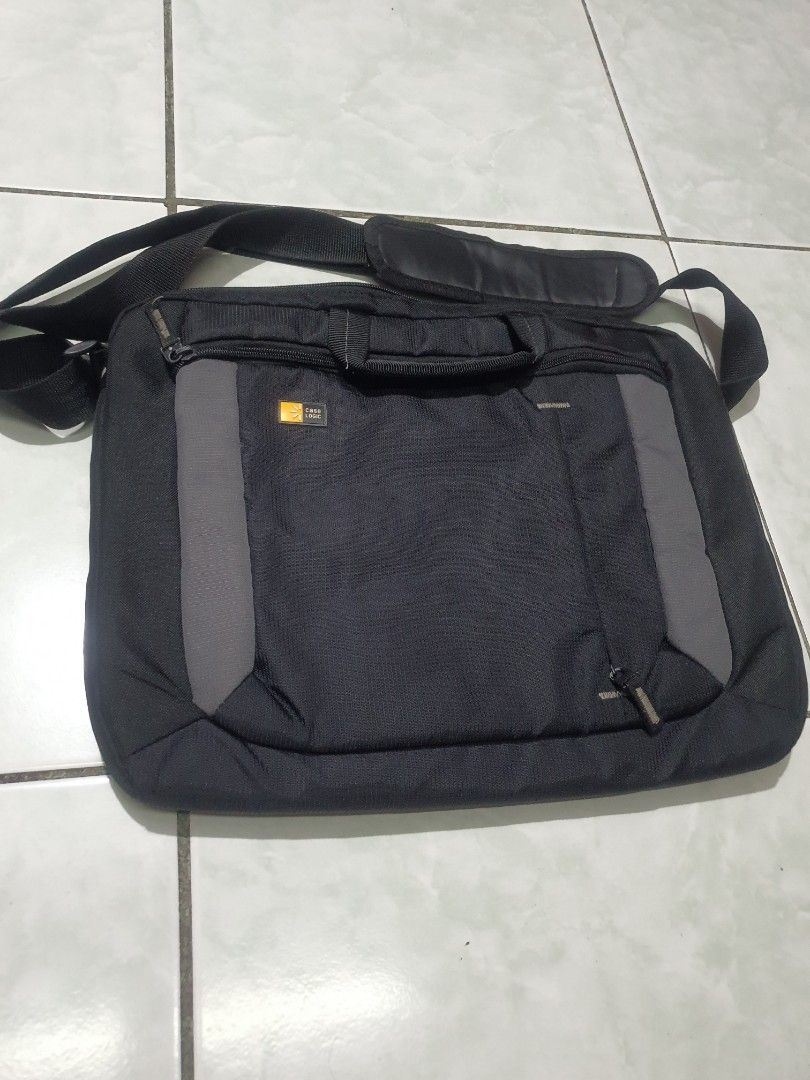 14 inches case logic laptop bag on Carousell