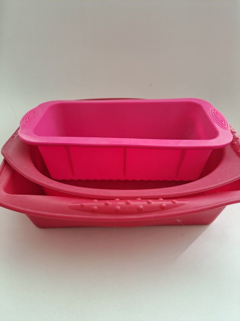 3pcs Silicone Baking Trays (take all) (Category: Bakeware) located in Paranaque City. Submitted by decluttering.diva (Listing ID 1227119126, Image 1). Description: 3pcs Silicone Baking Trays (take all) - good for making banana breads, cakes, and brownies - very flexible, easy to store & clean rfs: not using it anymore, need funds.