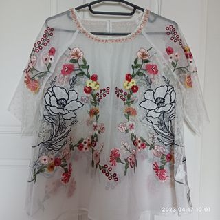 #23吃土季時尚刺繡，亮片上衣