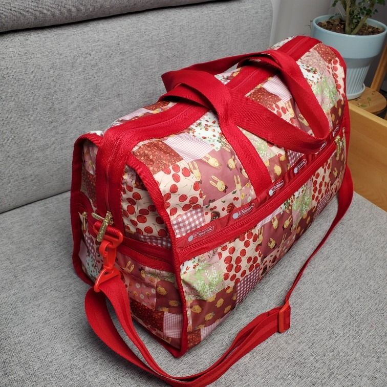 日本Lesportsac X PINK HOUSE 紅色拼圖帆布DELUXE LG WEEKENDER 旅行袋