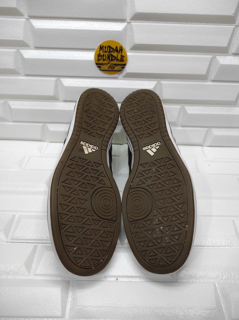 Adidas Leather, Men's Fashion, Footwear, Sneakers on Carousell
